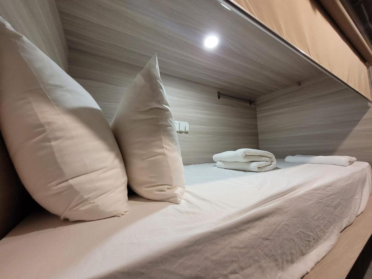 Wink At Upper Cross Street Hotel Сингапур Екстериор снимка