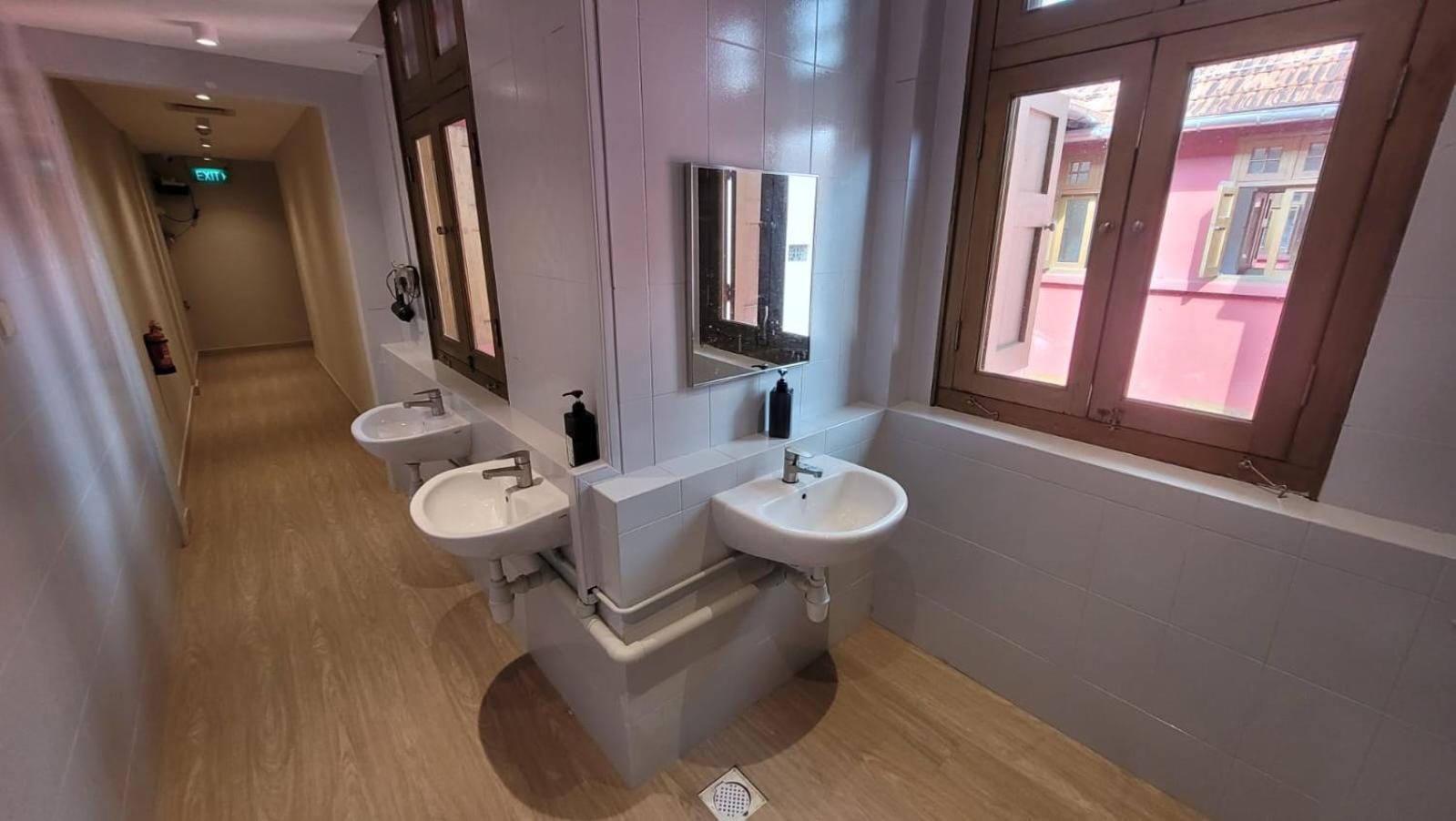 Wink At Upper Cross Street Hotel Сингапур Екстериор снимка